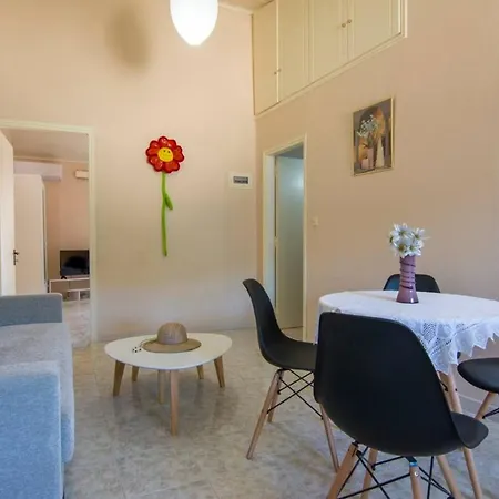 Paxos In Square Апартаменты Гайос