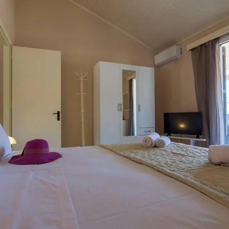 Paxos In Square Апартаменты