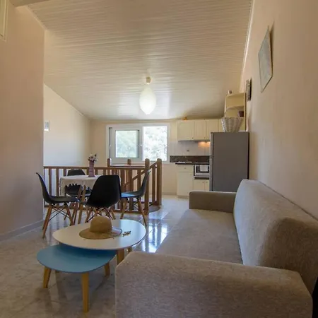 Апартаменты Paxos In Square