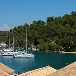 Paxos In Square Apartament