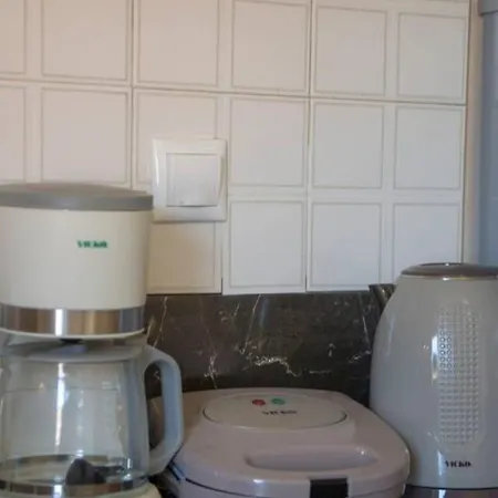 Paxos In Square Apartment *