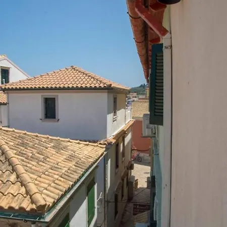 Paxos In Square Apartment *