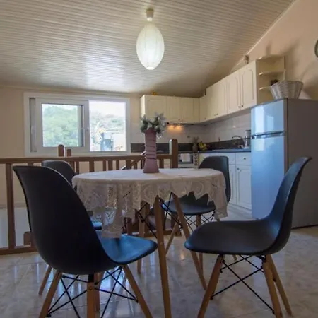 Apartment Paxos In Square